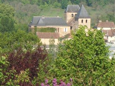 Nantheuil proche du Château de Clauzuroux, chambres d'hôtes et location de gîtes à Champagne et Fontaine en Dordogne proche de Périgueux et d'Angoulême