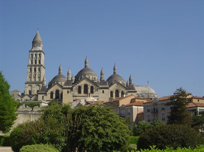 Périgueux proche du Château de Clauzuroux, chambres d'hôtes et location de gîtes à Champagne et Fontaine en Dordogne proche de Périgueux et d'Angoulême