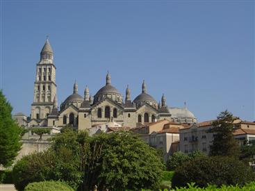 Périgueux proche du Château de Clauzuroux, chambres d'hôtes et location de gîtes à Champagne et Fontaine en Dordogne proche de Périgueux et d'Angoulême