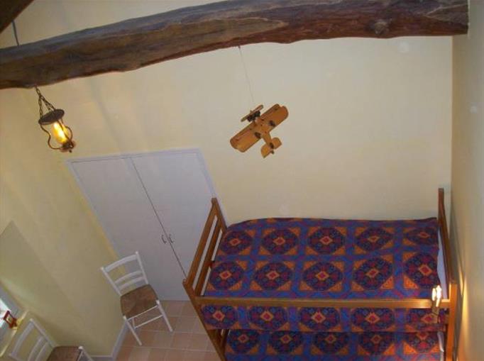 Chambre-3 du Gîte de la Tour – Un séjour authentique au cœur du Château de Clauzuroux