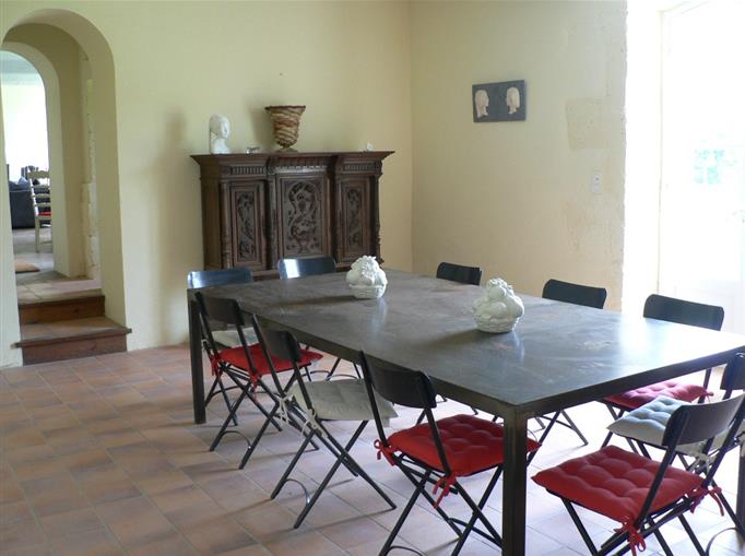 Château de Clauzuroux, chambres d'hôtes et location de gîtes avec piscine chauffée à Champagne et Fontaine en Dordogne proche de Périgueux et d'Angoulême